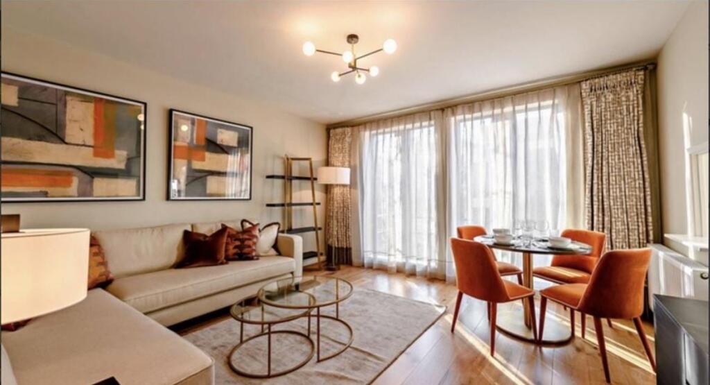 2 bed 1st Floor Flat for rent in Chelsea. From McGlashans Property Services