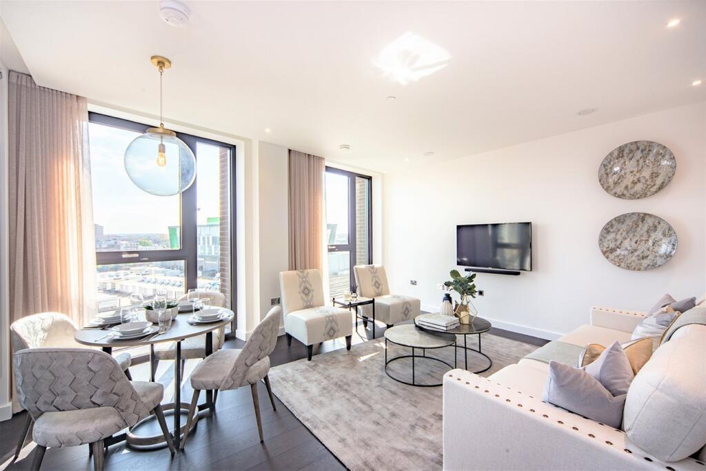 2 bed Apartment for rent in Battersea. From McGlashans Property Services