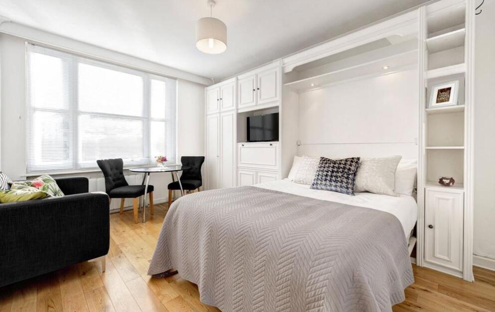 4 bed Studio for rent in London. From McGlashans Property Services