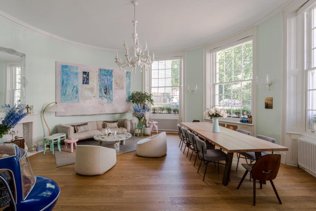 3 bed Apartment for rent in London. From McGlashans Property Services