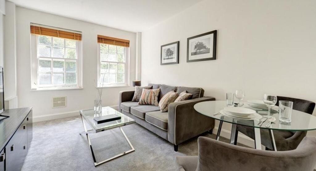 1 bed 1st Floor Flat for rent in Chelsea. From McGlashans Property Services