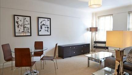 2 bed 1st Floor Flat for rent in Chelsea. From McGlashans Property Services