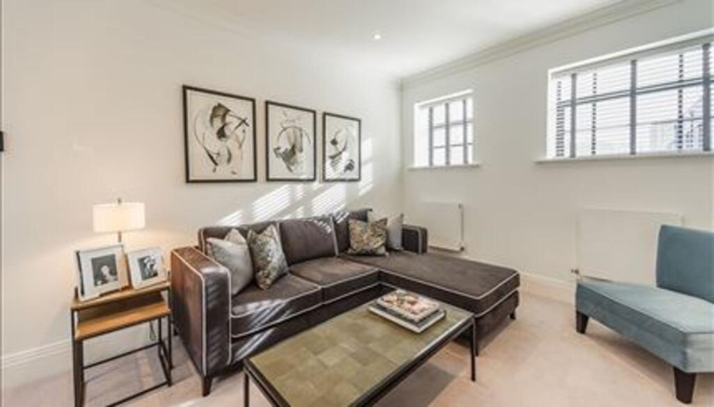 2 bed 1st Floor Flat for rent in London. From McGlashans Property Services 2 bed 1st Floor Flat for rent in London. From McGlashans Property Services