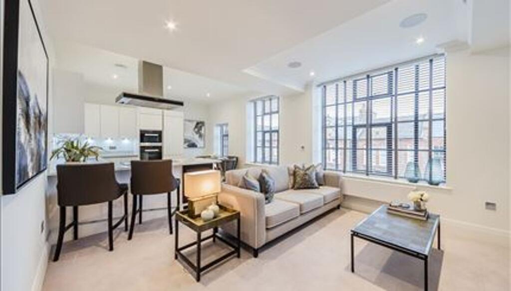 2 bed 1st Floor Flat for rent in London. From McGlashans Property Services 2 bed 1st Floor Flat for rent in London. From McGlashans Property Services