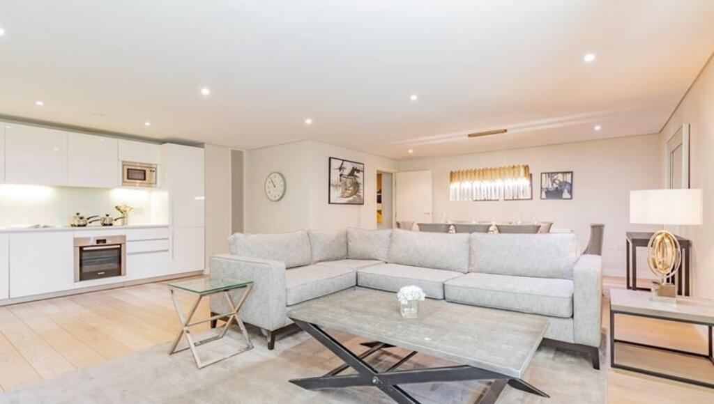 3 bed 1st Floor Flat for rent in London. From McGlashans Property Services