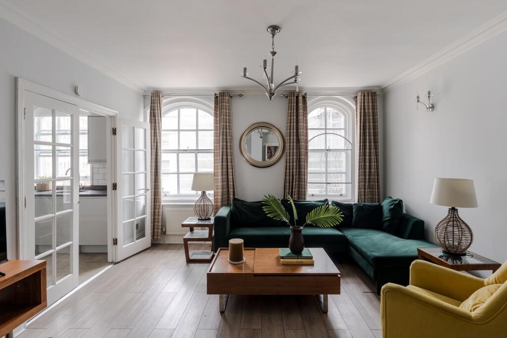 3 bed 1st Floor Flat for rent in London. From McGlashans Property Services 3 bed 1st Floor Flat for rent in London. From McGlashans Property Services