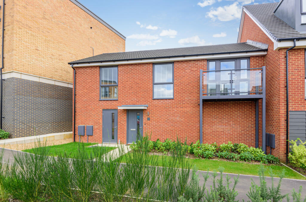 2 bed Annexe for rent in Bordon. From Charters - Alton