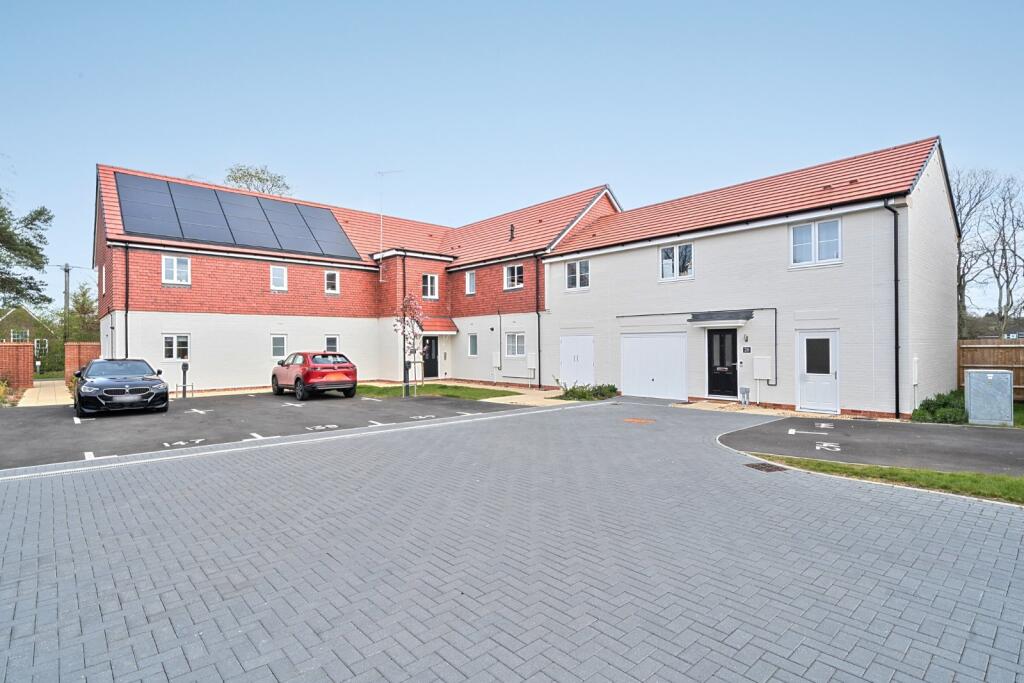 1 bed 1st Floor Flat for rent in . From Charters - Alton