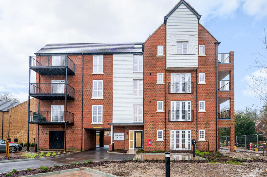 2 bed 1st Floor Flat for rent in . From Charters - Alton 2 bed 1st Floor Flat for rent in . From Charters - Alton