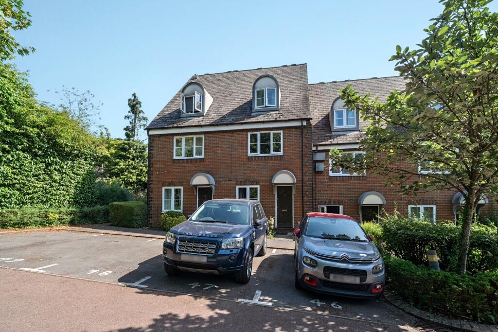 2 bed 1st Floor Flat for rent in Alton. From Charters - Alton