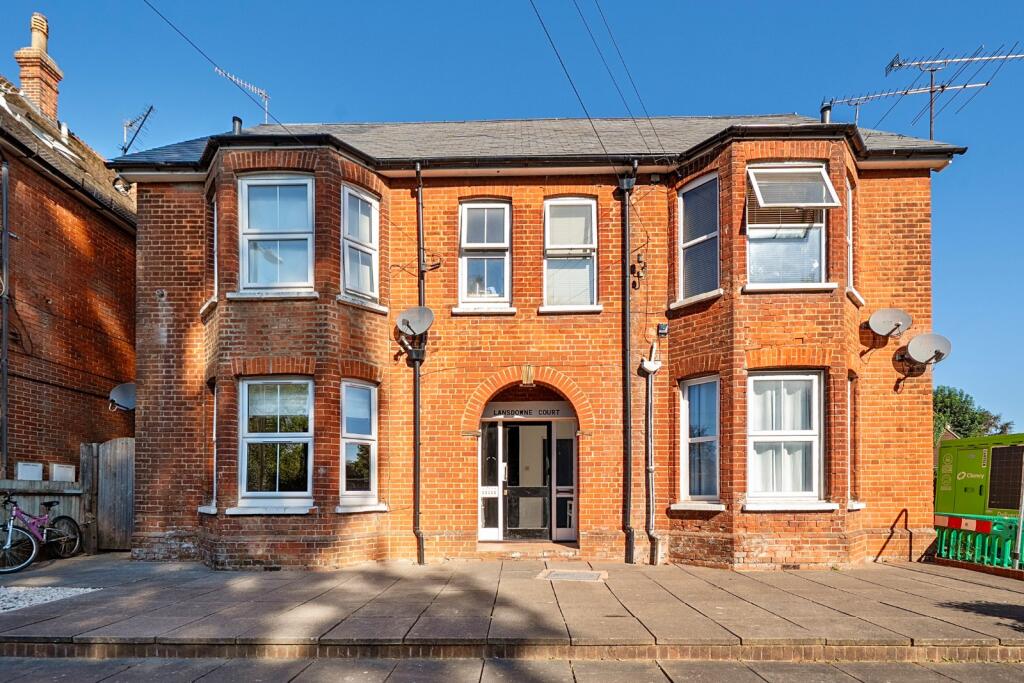 2 bed 1st Floor Flat for rent in Alton. From Charters - Alton 2 bed 1st Floor Flat for rent in Alton. From Charters - Alton