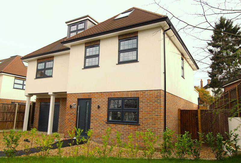 5 bed Detached House for rent in Epsom. From Michael Everett Estate Agents