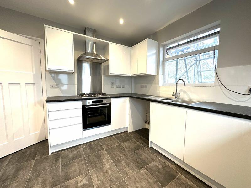 3 bed Semi-Detached House for rent in Epsom. From Michael Everett Estate Agents