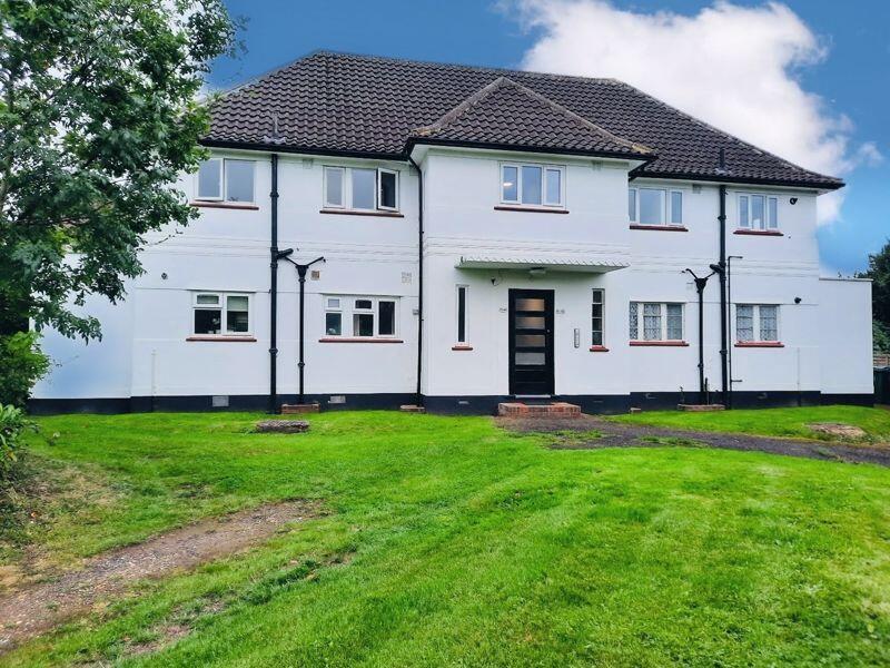 2 bed 1st Floor Flat for rent in Epsom. From Michael Everett & Co - Epsom - Sales & Lettings