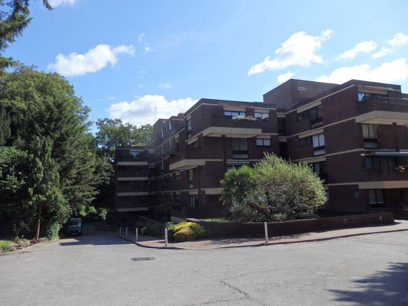 2 bed 1st Floor Flat for rent in Epsom. From Michael Everett & Co - Epsom - Sales & Lettings