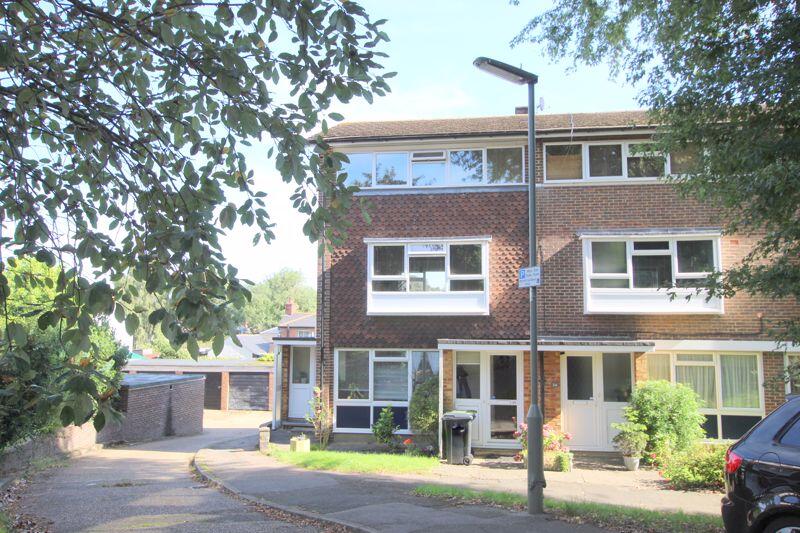 2 bed 1st Floor Flat for rent in Epsom Downs. From Michael Everett & Co - Epsom - Sales & Lettings