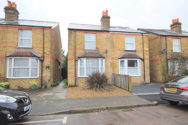 2 bed Semi Detached for rent in Epsom. From Michael Everett & Co - Epsom - Sales & Lettings 2 bed Semi Detached for rent in Epsom. From Michael Everett & Co - Epsom - Sales & Lettings
