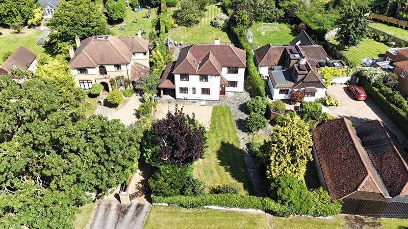 4 bed Detached for rent in Epsom. From Michael Everett & Co - Epsom - Sales & Lettings