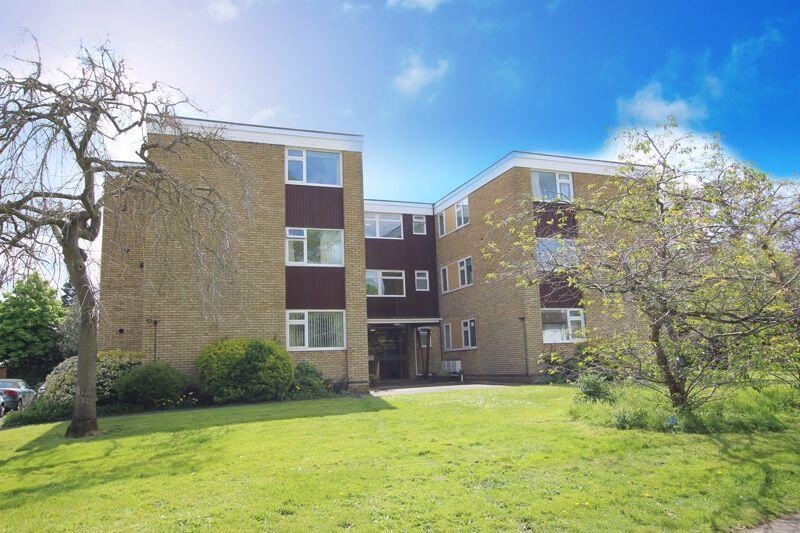 2 bed Apartment for rent in Epsom. From Michael Everett & Co - Epsom - Sales & Lettings 2 bed Apartment for rent in Epsom. From Michael Everett & Co - Epsom - Sales & Lettings