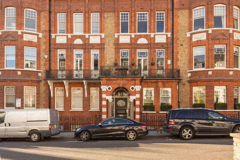 3 bed 1st Floor Flat for rent in Kensington. From Milton Stone - London 3 bed 1st Floor Flat for rent in Kensington. From Milton Stone - London