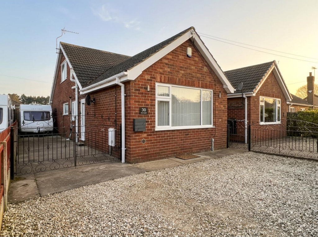 3 bed Semi-detached bungalow for rent in Doncaster. From Moss Properties - Doncaster