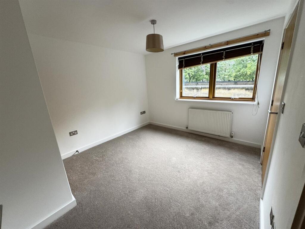 2 bed 1st Floor Flat for rent in Scawsby. From Moss Properties - Doncaster