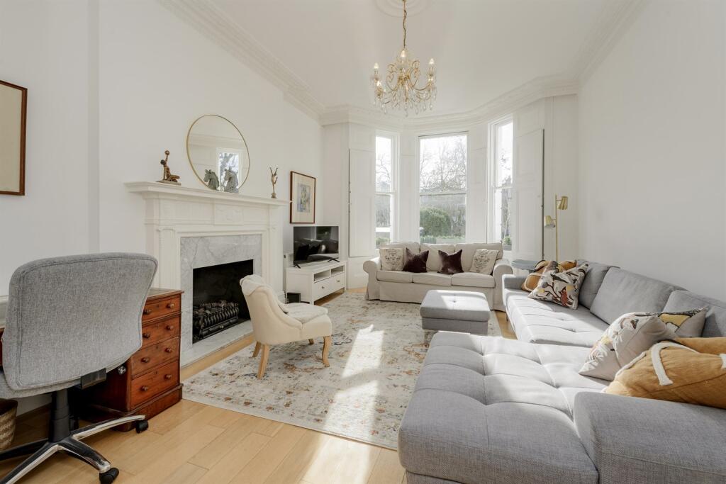 3 bed 1st Floor Flat for rent in London. From Mountgrange Heritage - Notting Hill