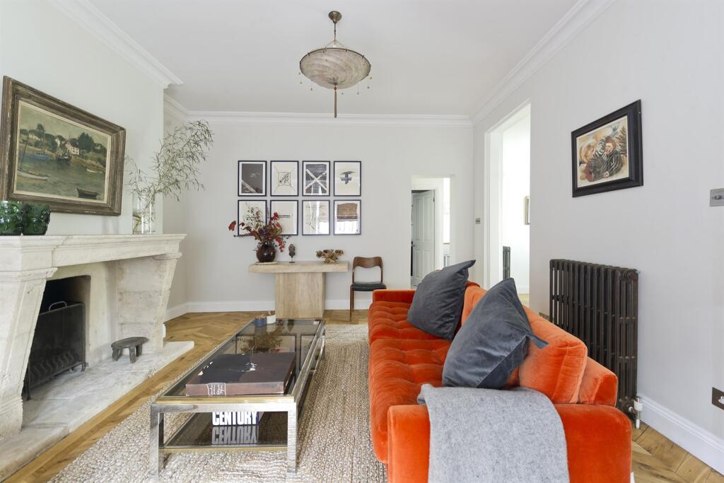 2 bed 1st Floor Flat for rent in London. From Mountgrange Heritage - Notting Hill