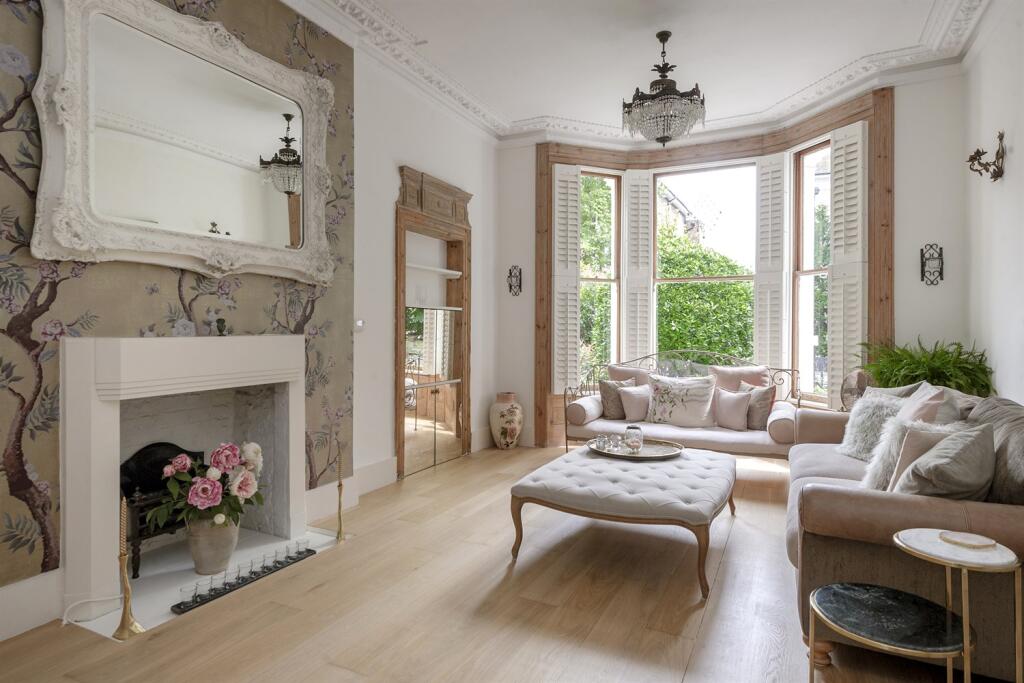 1 bed 1st Floor Flat for rent in London. From Mountgrange Heritage - Notting Hill