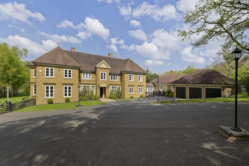 7 bed Detached for rent in Ottershaw. From Mountgrange Heritage - Notting Hill