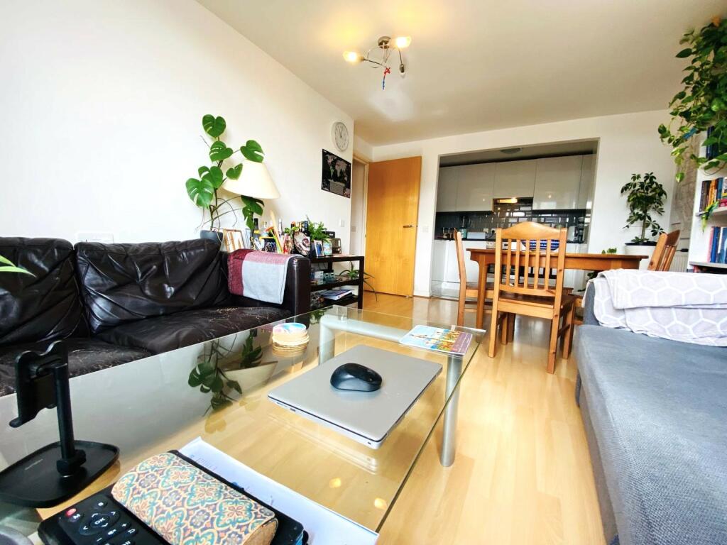 2 bed Flat for rent in London. From Moveli - London