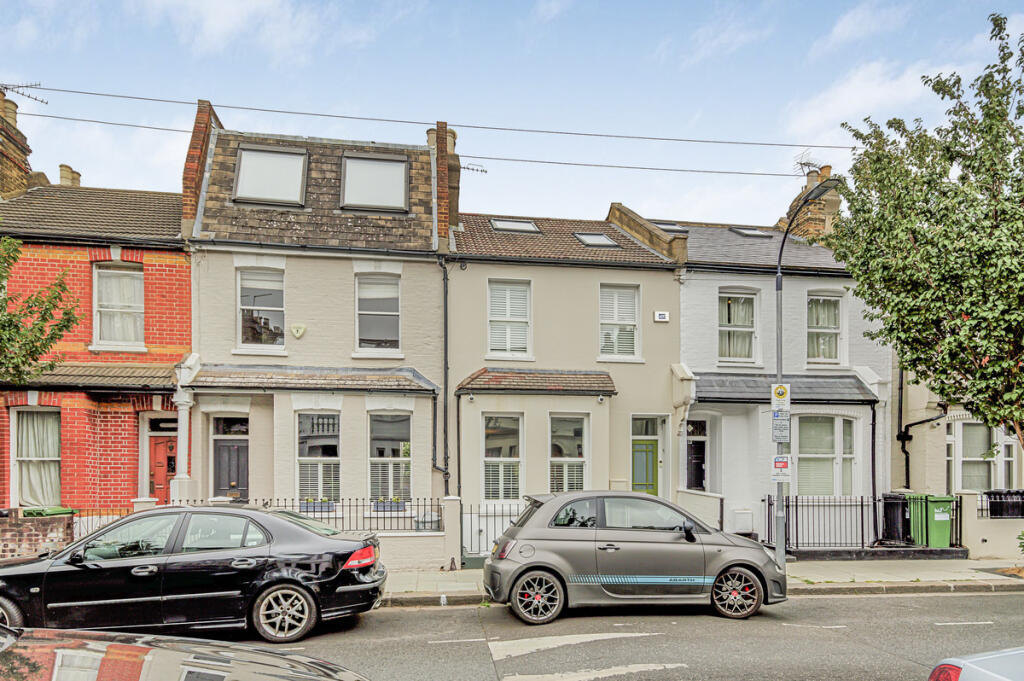 4 bed Mid Terraced House for rent in London. From Moveli - London