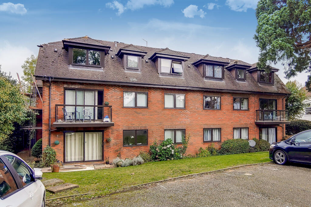 1 bed 1st Floor Flat for rent in London. From Moveli - London