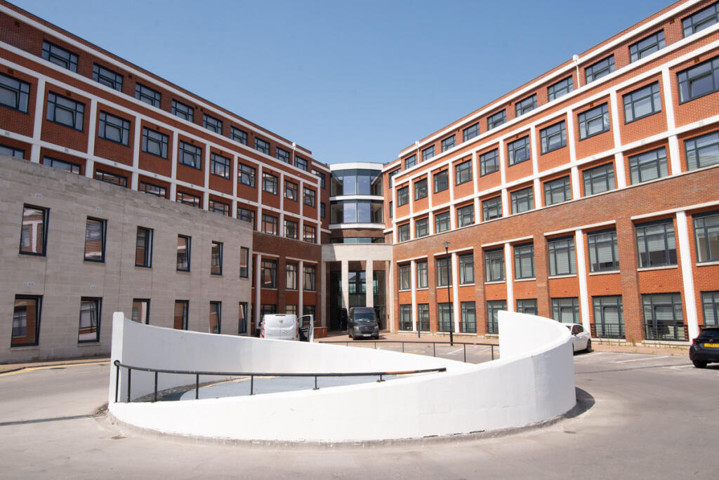 2 bed Apartment for rent in Chertsey. From Moveli - London 2 bed Apartment for rent in Chertsey. From Moveli - London