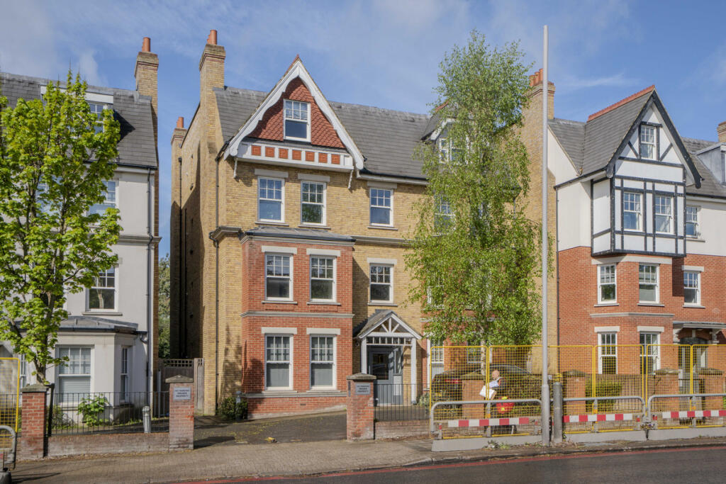 2 bed Apartment for rent in London. From Moveli - London