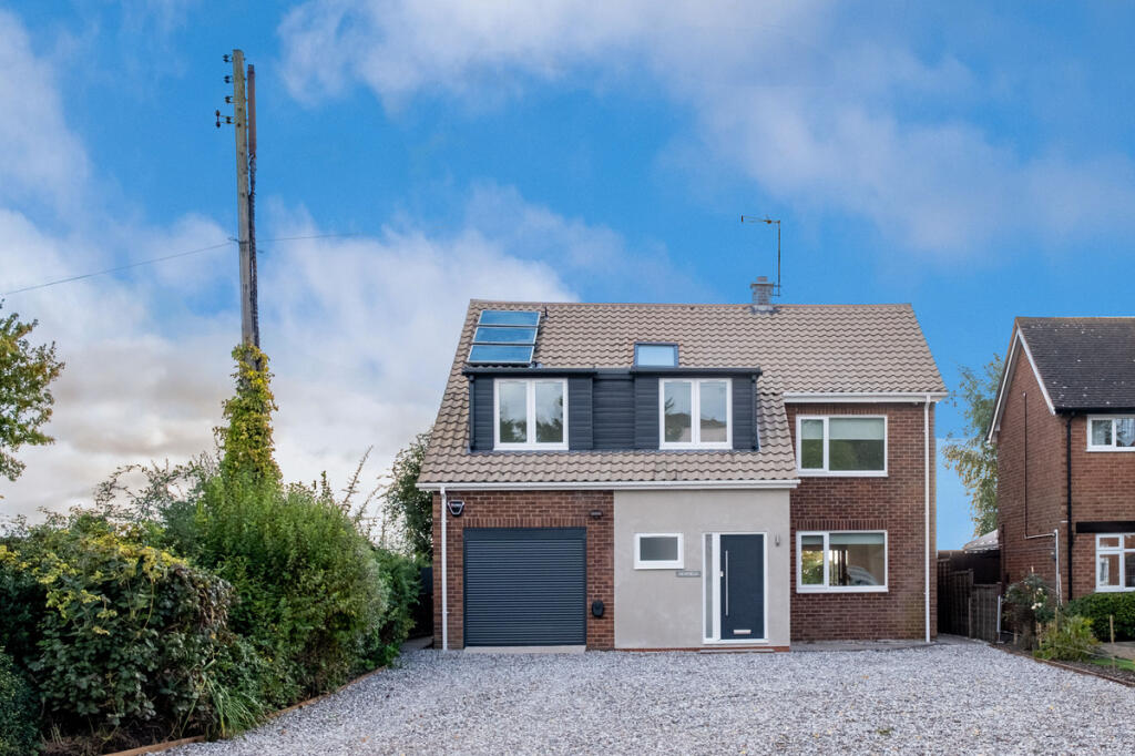 5 bed Detached for rent in Warwick. From Moveli - London