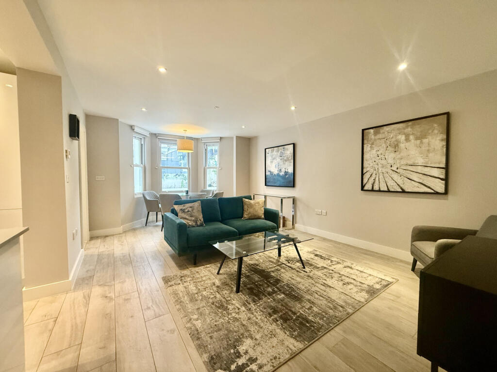 2 bed 1st Floor Flat for rent in Kensington. From Moveli - London