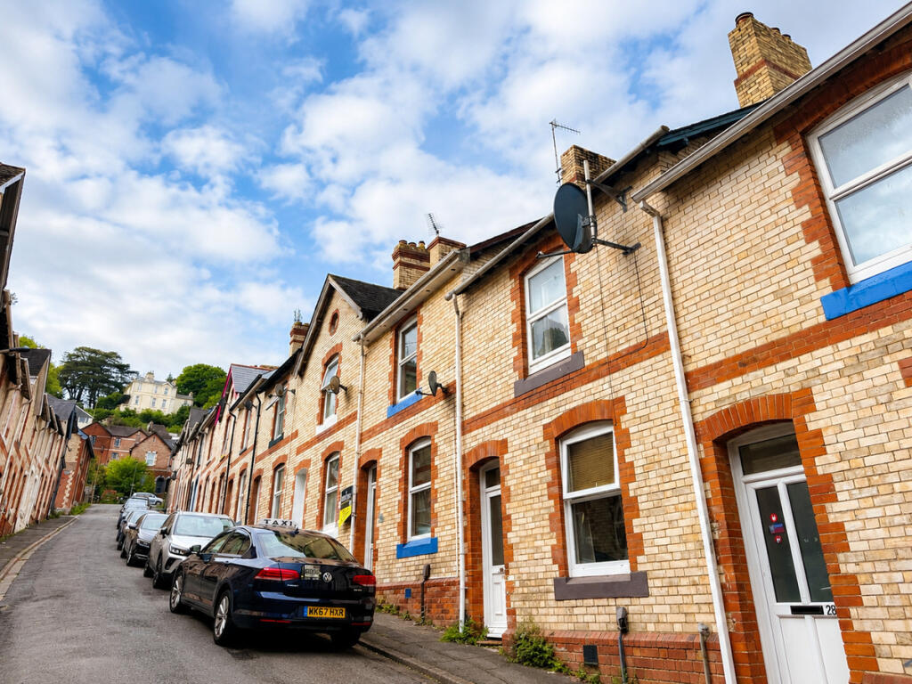 2 bed Mid Terraced House for rent in Newton Abbot. From Moveli - London
