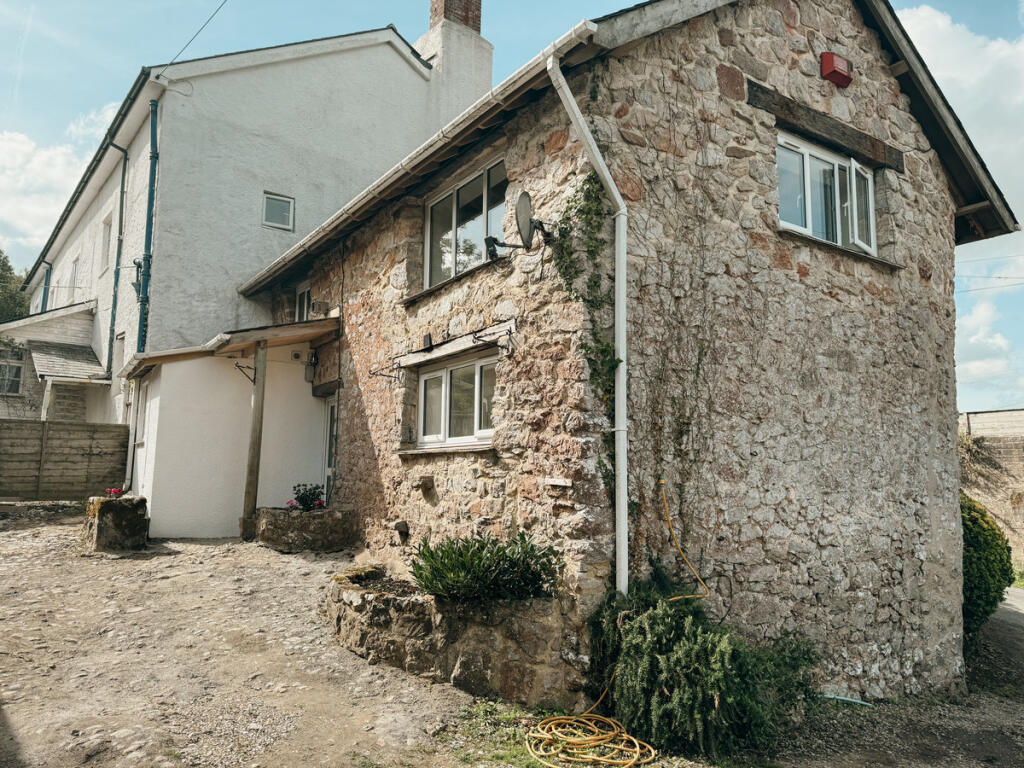 2 bed Barn Conversion for rent in Newton Abbot. From Moveli - London