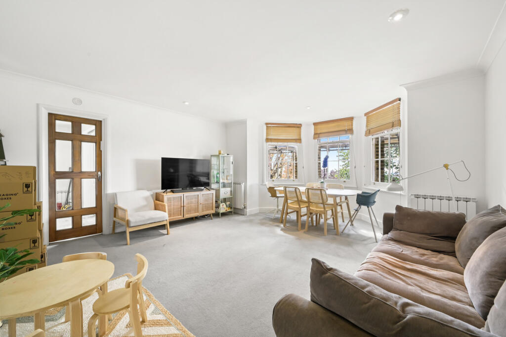 2 bed Apartment for rent in London. From Moveli - London