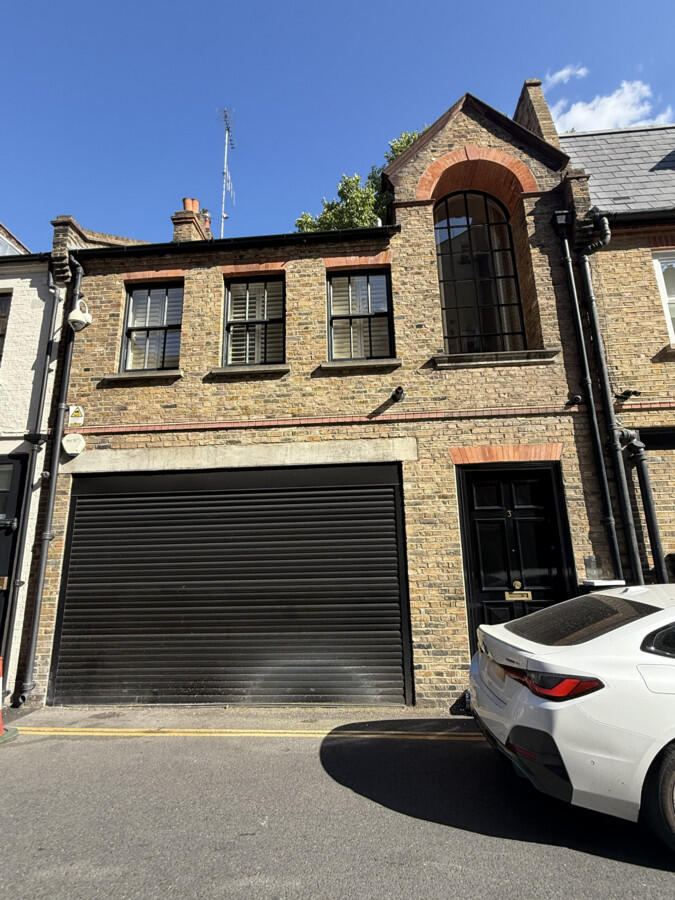 2 bed Mid Terraced House for rent in London. From Moveli - London