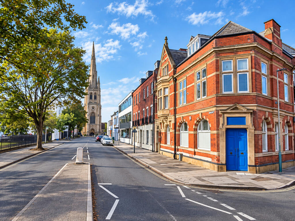 3 bed Apartment for rent in Cheltenham. From Moveli - London