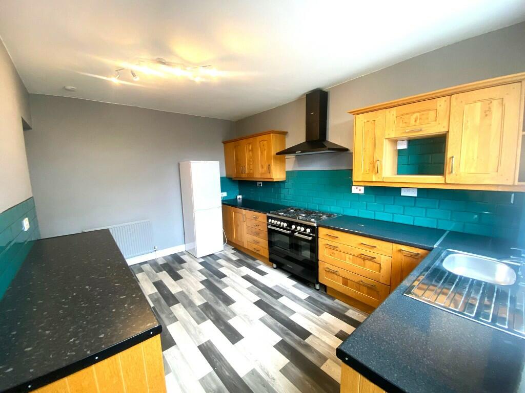 3 bed Mid Terraced House for rent in Barnsley. From MoveNow Properties - Wakefield