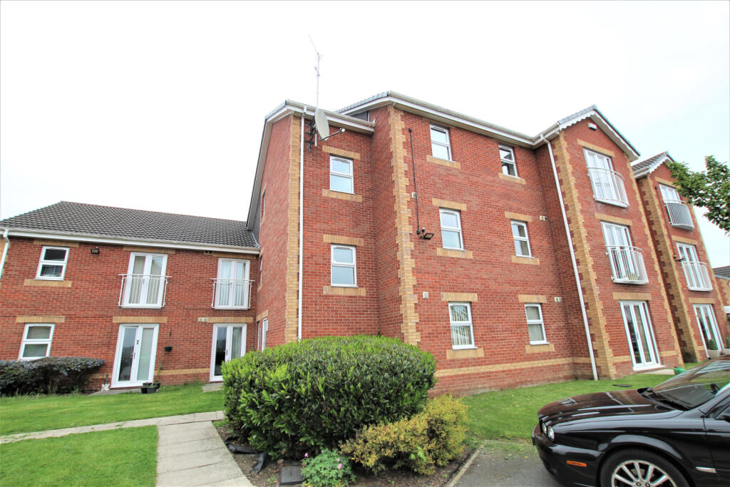 2 bed 1st Floor Flat for rent in Streethouse. From MoveNow Properties - Wakefield