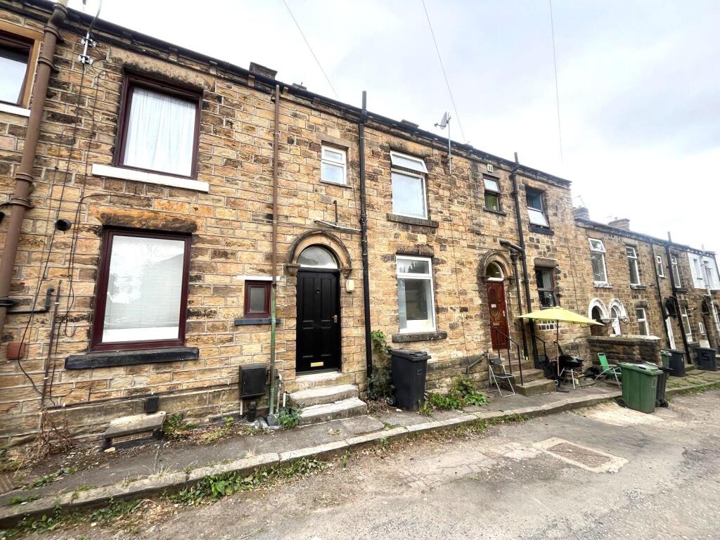 1 bed Mid Terraced House for rent in Heckmondwike. From MoveNow Properties - Wakefield