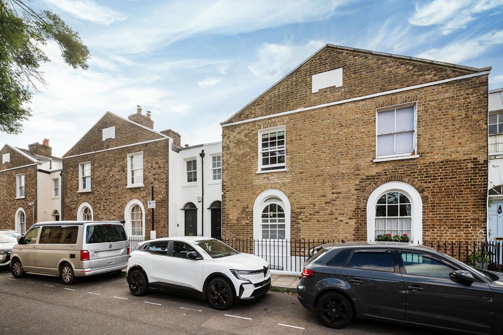4 bed Mid Terraced House for rent in Hackney. From Mylako Ltd Chartered Surveyors - London 4 bed Mid Terraced House for rent in Hackney. From Mylako Ltd Chartered Surveyors - London