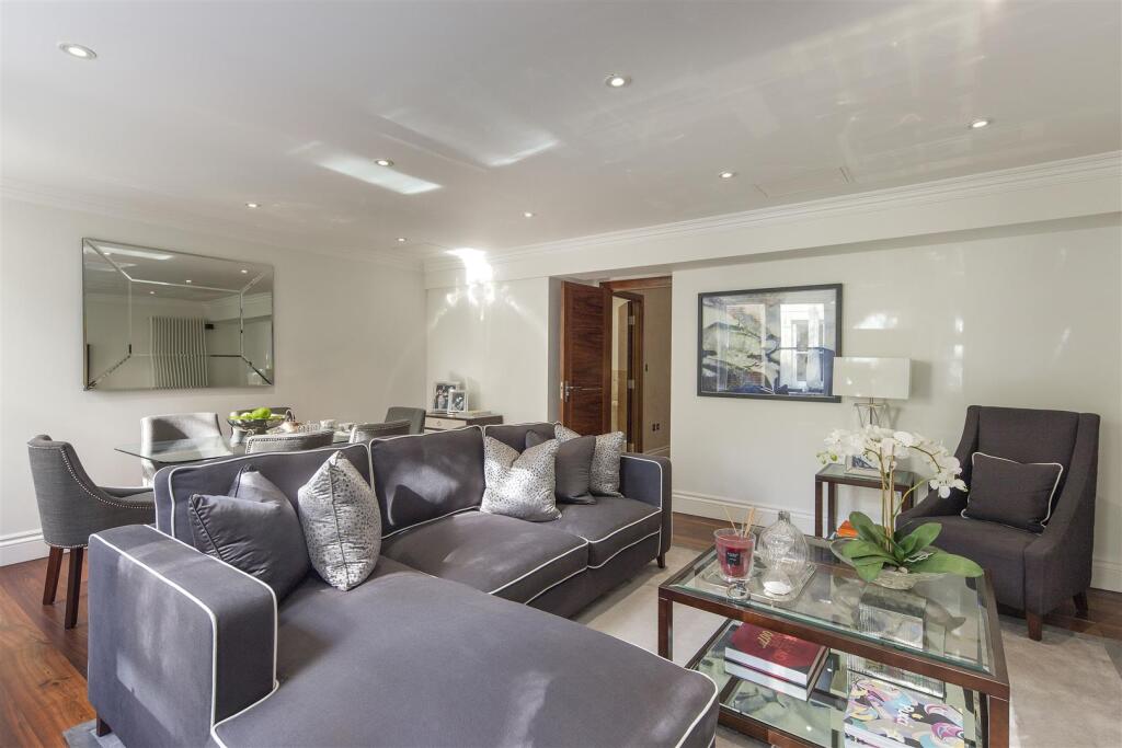2 bed 1st Floor Flat for rent in London. From Napier Watt Limited - London