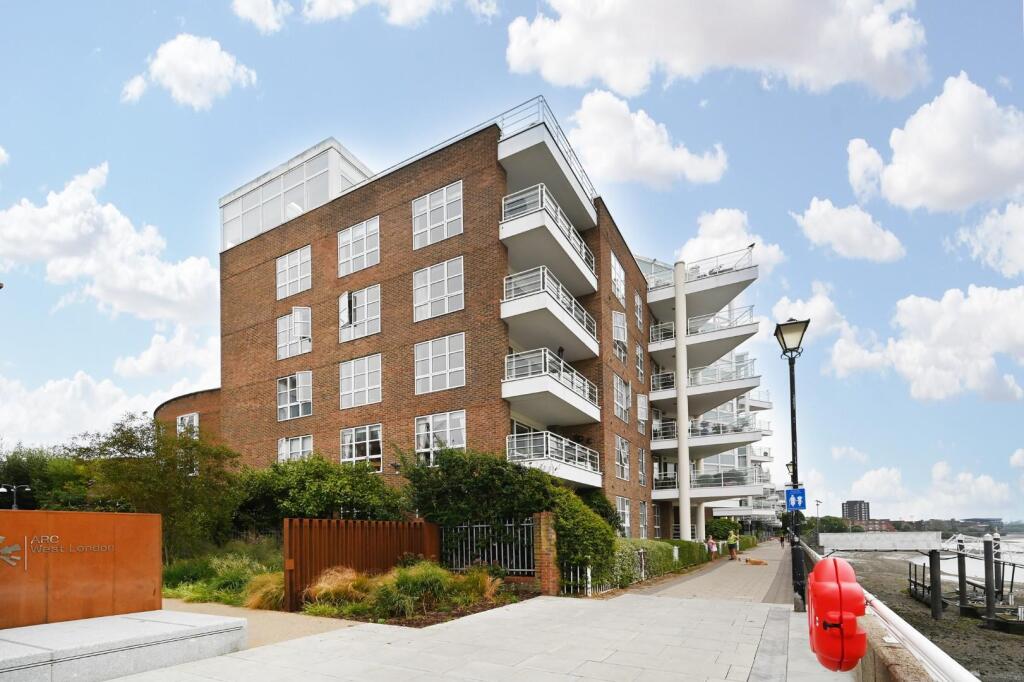 2 bed 1st Floor Flat for rent in Hammersmith. From Napier Watt Limited - London 2 bed 1st Floor Flat for rent in Hammersmith. From Napier Watt Limited - London