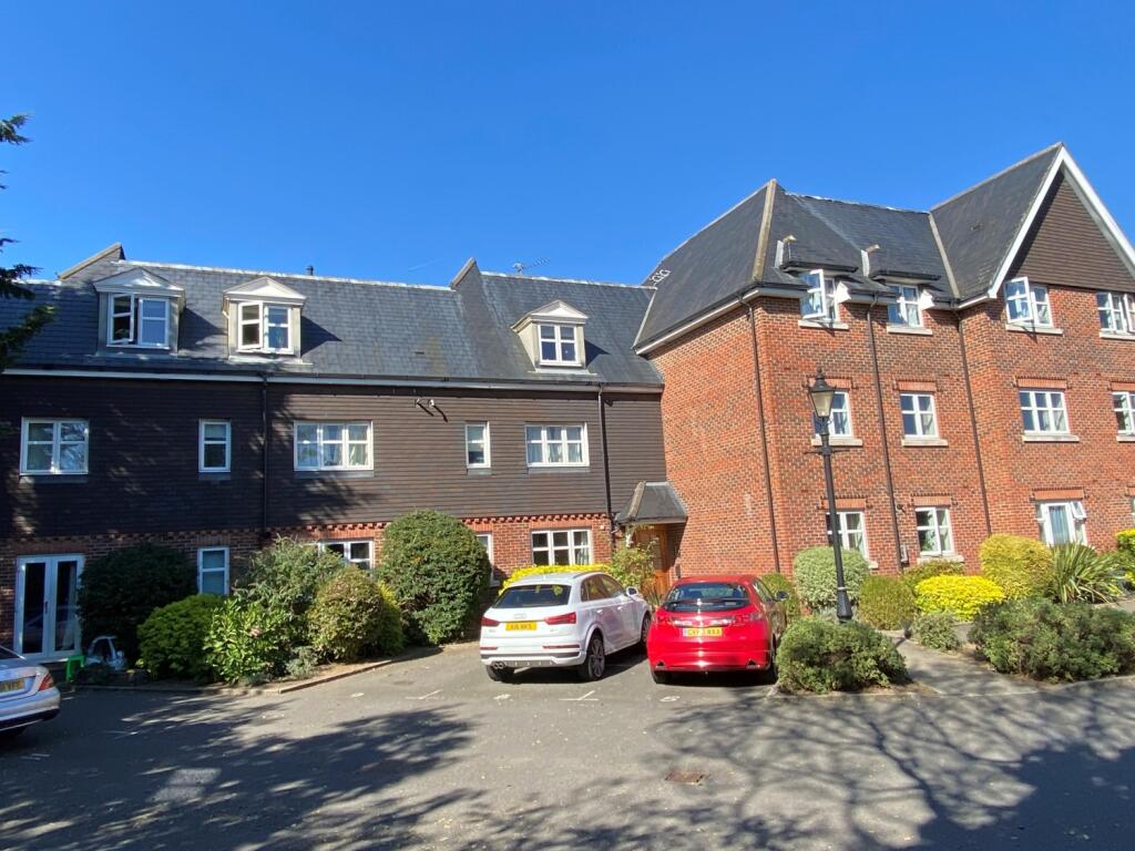 2 bed Flat for rent in Egham. From Nevin & Wells