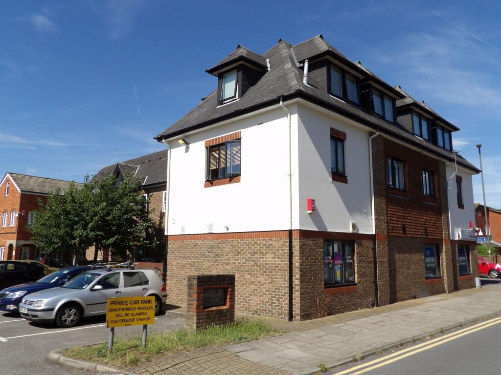 1 bed Flat for rent in Egham. From Nevin & Wells